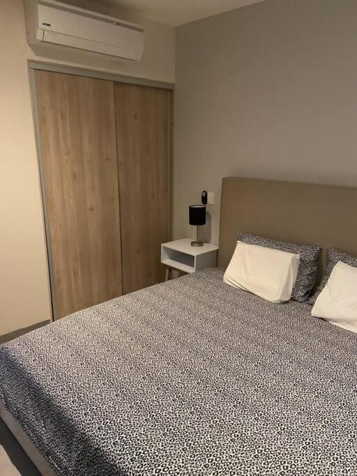 Luxury Condo, 2br Ph, 3ba, Private Rooftop, Sauna Apartamento
